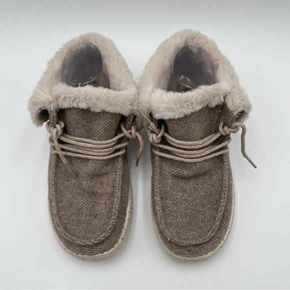 Women's Hey Dude Britt Shoes Size 9 Nut Slip-on Tie Faux Fur Casual Lightweight - Picture 6 of 14